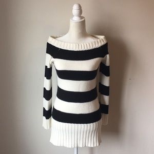 ✨ Y2K Black and white sweater off shoulder dress SizeM